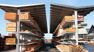 Cantilever racking with roof