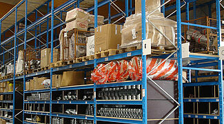 Scaffale porta pallet con soppalco montato