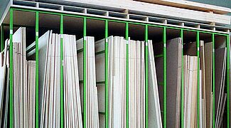 Scaffale per pannelli di truciolato