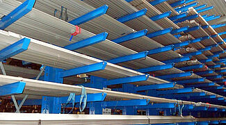 Scaffale cantilever