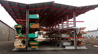Scaffale cantilever con tetto