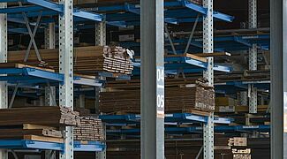Scaffale cantilever per carichi leggeri