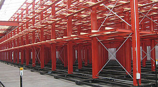 Scaffale cantilever compattabile