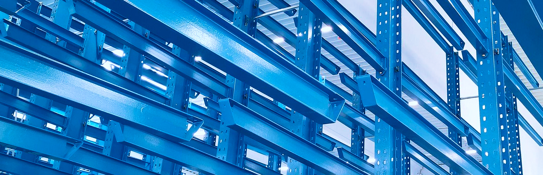 Schwerlastregale in blau